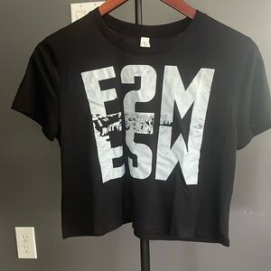 E2M cropped tee